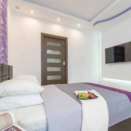 Old Town Square P&o *