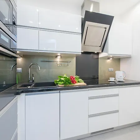 Old Town Square P&o Apartman