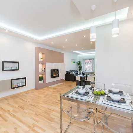 Old Town Square P&o Warszawa