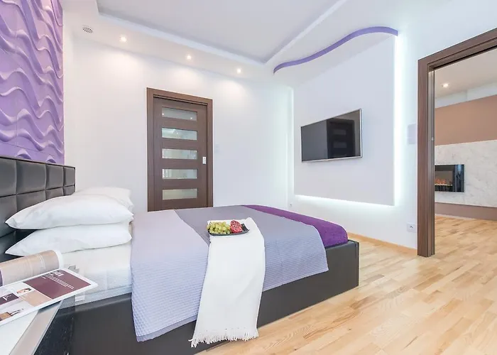 Old Town Square P&o *